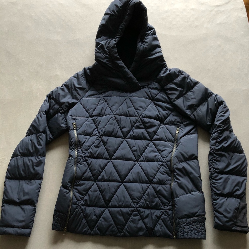Lululemon puffer pull over jacket size 10